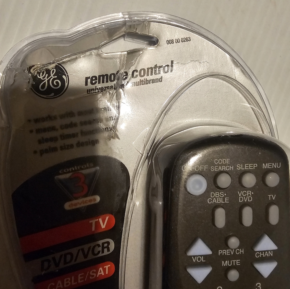 GE Universal Remote Control - Picture 3 of 7